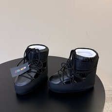 Moon Boot2026vs秋冬季爆款雪地靴系列…… 【情侣亲子月亮雪地靴】 忘了UGG吧,时髦人都在穿Moon B Moon Boot2026vs秋冬季爆款雪地靴系列…… 【情侣亲子月亮雪地靴】 忘了UGG吧,时髦人都在穿Moon B