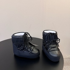 Moon Boot2026vs秋冬季爆款雪地靴系列…… 【情侣亲子月亮雪地靴】 忘了UGG吧,时髦人都在穿Moon B Moon Boot2026vs秋冬季爆款雪地靴系列…… 【情侣亲子月亮雪地靴】 忘了UGG吧,时髦人都在穿Moon B