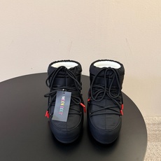 Moon Boot2026vs秋冬季爆款雪地靴系列…… 【情侣亲子月亮雪地靴】 忘了UGG吧,时髦人都在穿Moon B Moon Boot2026vs秋冬季爆款雪地靴系列…… 【情侣亲子月亮雪地靴】 忘了UGG吧,时髦人都在穿Moon B