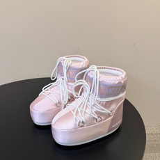 Moon Boot2026vs秋冬季爆款雪地靴系列…… 【情侣亲子月亮雪地靴】 忘了UGG吧,时髦人都在穿Moon B Moon Boot2026vs秋冬季爆款雪地靴系列…… 【情侣亲子月亮雪地靴】 忘了UGG吧,时髦人都在穿Moon B