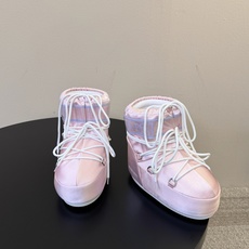 Moon Boot2026vs秋冬季爆款雪地靴系列…… 【情侣亲子月亮雪地靴】 忘了UGG吧,时髦人都在穿Moon B Moon Boot2026vs秋冬季爆款雪地靴系列…… 【情侣亲子月亮雪地靴】 忘了UGG吧,时髦人都在穿Moon B
