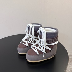 Moon Boot2026vs秋冬季爆款雪地靴系列…… 【情侣亲子月亮雪地靴】 忘了UGG吧,时髦人都在穿Moon B Moon Boot2026vs秋冬季爆款雪地靴系列…… 【情侣亲子月亮雪地靴】 忘了UGG吧,时髦人都在穿Moon B