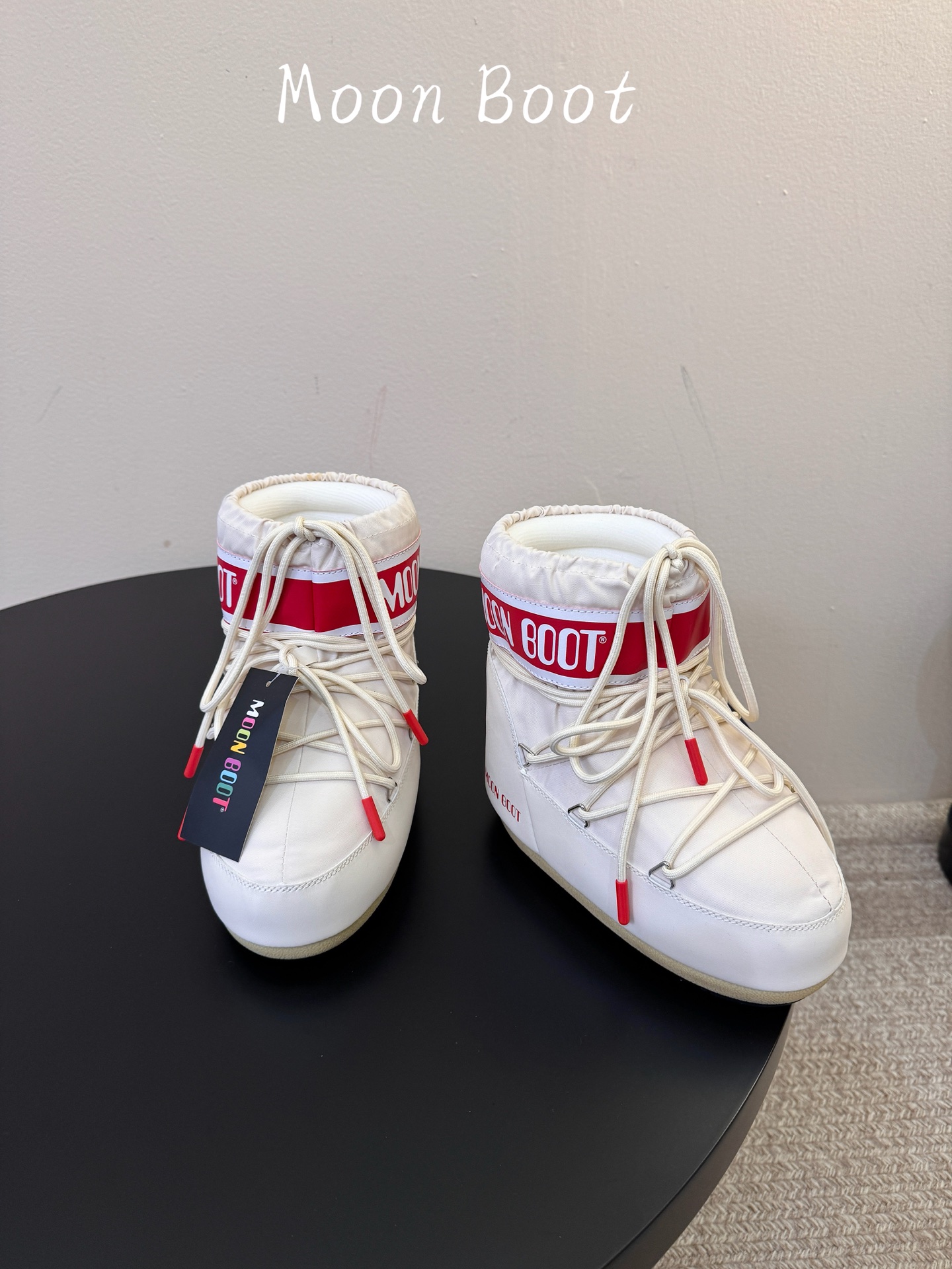 Moon Boot2026vs秋冬季爆款雪地靴系列…… 【情侣亲子月亮雪地靴】 忘了UGG吧,时髦人都在穿Moon B Moon Boot2026vs秋冬季爆款雪地靴系列…… 【情侣亲子月亮雪地靴】 忘了UGG吧,时髦人都在穿Moon B