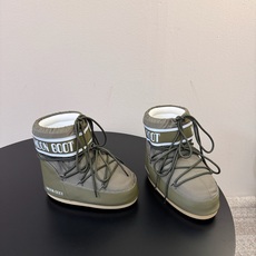 Moon Boot2026vs秋冬季爆款雪地靴系列…… 【情侣亲子月亮雪地靴】 忘了UGG吧,时髦人都在穿Moon B Moon Boot2026vs秋冬季爆款雪地靴系列…… 【情侣亲子月亮雪地靴】 忘了UGG吧,时髦人都在穿Moon B