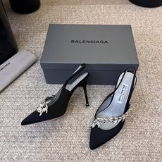 Balenciaga巴黎世家高跟凉鞋 将时髦发挥到极致的 巴黎世家方头时装鞋,巴黎世家的鞋子绝对开了挂,每一双都想去入 Balenciaga巴黎世家高跟凉鞋 将时髦发挥到极致的 巴黎世家方头时装鞋,巴黎世家的鞋子绝对开了挂,每一双都想去入