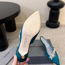 Balenciaga巴黎世家高跟凉鞋 将时髦发挥到极致的 巴黎世家方头时装鞋,巴黎世家的鞋子绝对开了挂,每一双都想去入 Balenciaga巴黎世家高跟凉鞋 将时髦发挥到极致的 巴黎世家方头时装鞋,巴黎世家的鞋子绝对开了挂,每一双都想去入