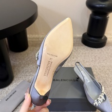 Balenciaga巴黎世家高跟凉鞋 将时髦发挥到极致的 巴黎世家方头时装鞋,巴黎世家的鞋子绝对开了挂,每一双都想去入 Balenciaga巴黎世家高跟凉鞋 将时髦发挥到极致的 巴黎世家方头时装鞋,巴黎世家的鞋子绝对开了挂,每一双都想去入