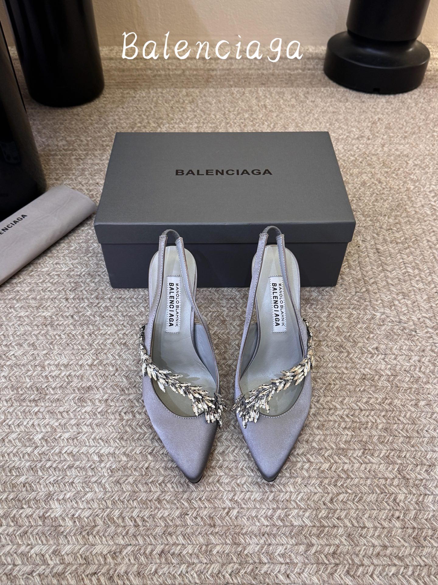 Balenciaga巴黎世家高跟凉鞋 将时髦发挥到极致的 巴黎世家方头时装鞋,巴黎世家的鞋子绝对开了挂,每一双都想去入 Balenciaga巴黎世家高跟凉鞋 将时髦发挥到极致的 巴黎世家方头时装鞋,巴黎世家的鞋子绝对开了挂,每一双都想去入