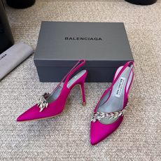 Balenciaga巴黎世家高跟凉鞋 将时髦发挥到极致的 巴黎世家方头时装鞋,巴黎世家的鞋子绝对开了挂,每一双都想去入 Balenciaga巴黎世家高跟凉鞋 将时髦发挥到极致的 巴黎世家方头时装鞋,巴黎世家的鞋子绝对开了挂,每一双都想去入