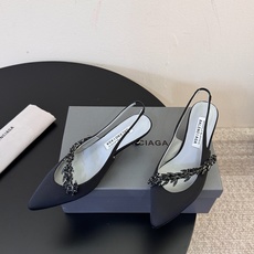 Balenciaga巴黎世家高跟凉鞋 将时髦发挥到极致的 巴黎世家方头时装鞋,巴黎世家的鞋子绝对开了挂,每一双都想去入 Balenciaga巴黎世家高跟凉鞋 将时髦发挥到极致的 巴黎世家方头时装鞋,巴黎世家的鞋子绝对开了挂,每一双都想去入