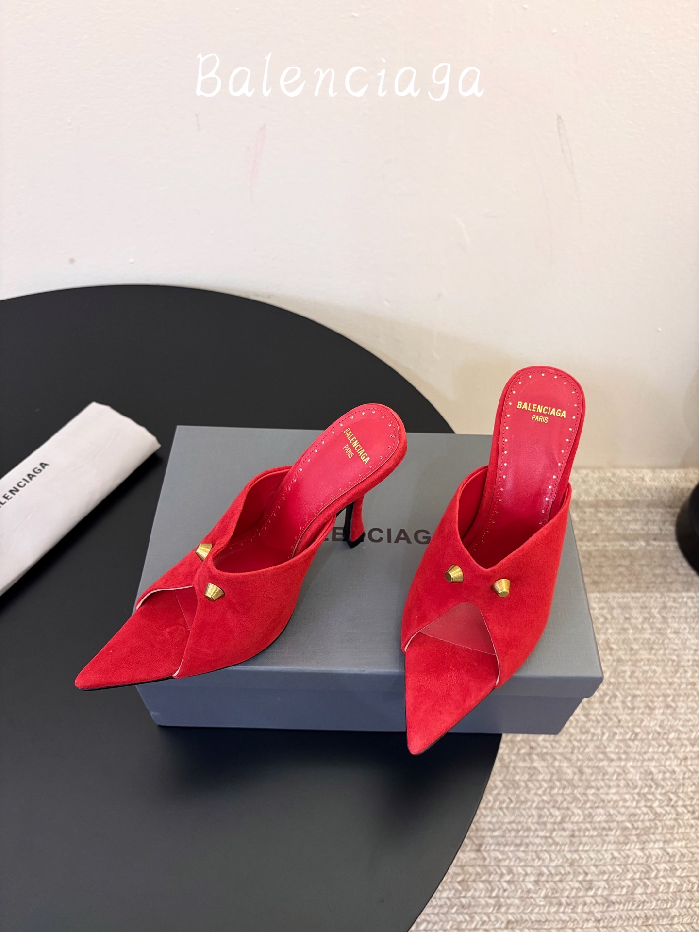 Balenciaga巴黎世家高跟凉拖 将时髦发挥到极致的 巴黎世家方头时装鞋,巴黎世家的鞋子绝对开了挂,每一双都想去入 Balenciaga巴黎世家高跟凉拖 将时髦发挥到极致的 巴黎世家方头时装鞋,巴黎世家的鞋子绝对开了挂,每一双都想去入