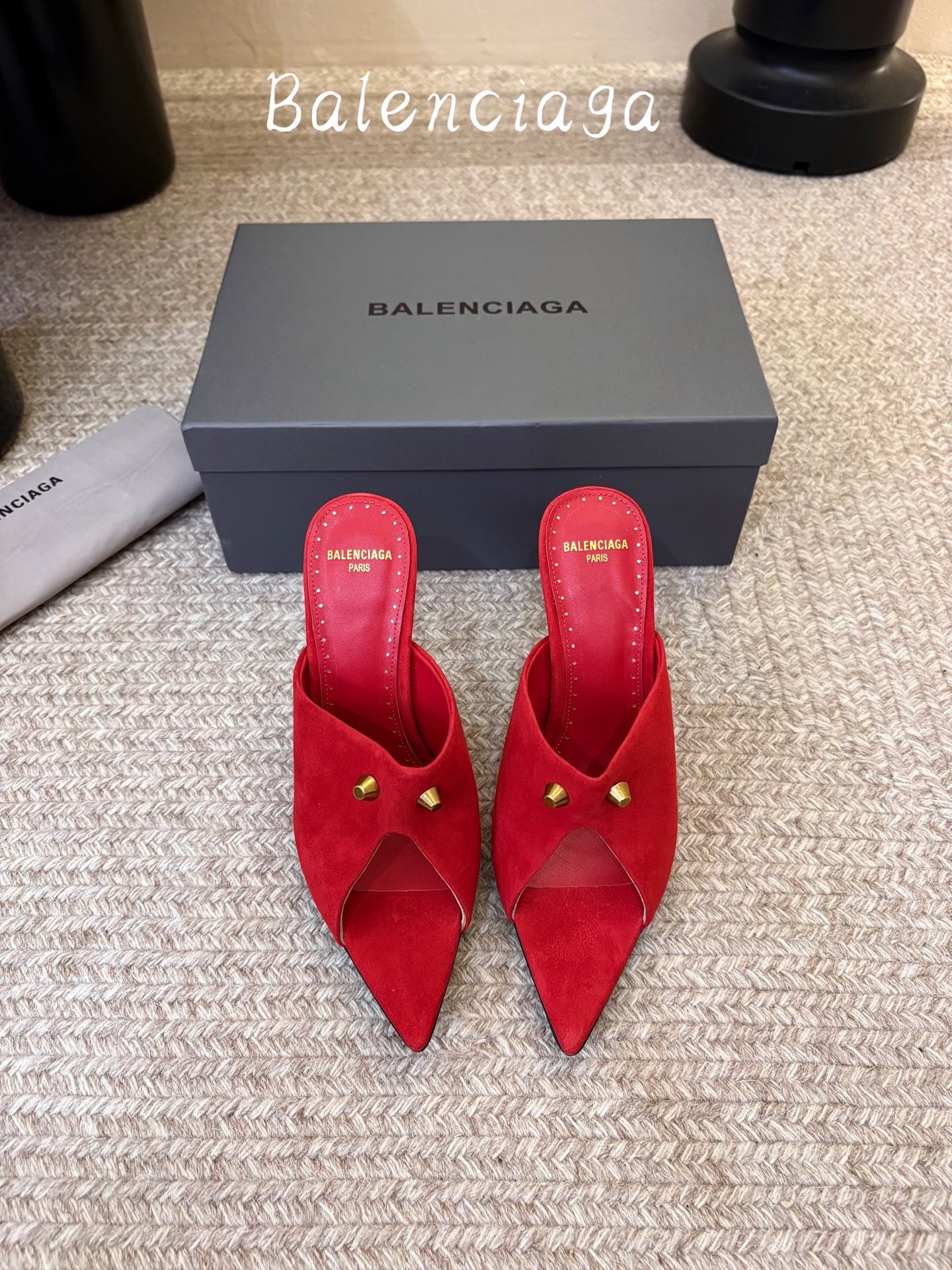 Balenciaga巴黎世家高跟凉拖 将时髦发挥到极致的 巴黎世家方头时装鞋,巴黎世家的鞋子绝对开了挂,每一双都想去入 Balenciaga巴黎世家高跟凉拖 将时髦发挥到极致的 巴黎世家方头时装鞋,巴黎世家的鞋子绝对开了挂,每一双都想去入