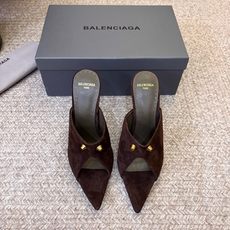 Balenciaga巴黎世家高跟凉拖 将时髦发挥到极致的 巴黎世家方头时装鞋,巴黎世家的鞋子绝对开了挂,每一双都想去入 Balenciaga巴黎世家高跟凉拖 将时髦发挥到极致的 巴黎世家方头时装鞋,巴黎世家的鞋子绝对开了挂,每一双都想去入