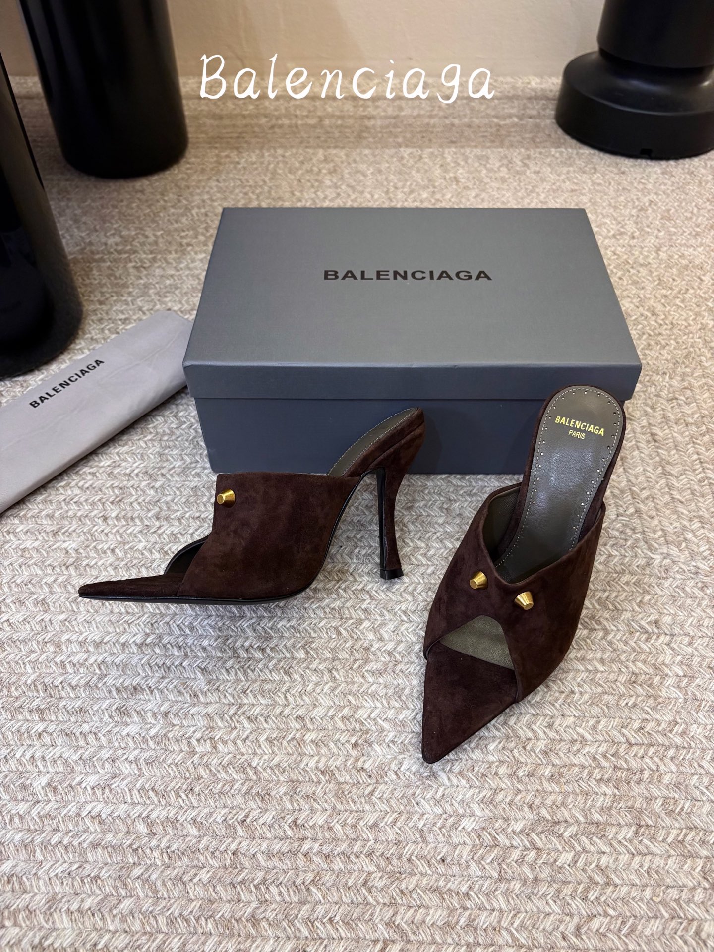 Balenciaga巴黎世家高跟凉拖 将时髦发挥到极致的 巴黎世家方头时装鞋,巴黎世家的鞋子绝对开了挂,每一双都想去入 Balenciaga巴黎世家高跟凉拖 将时髦发挥到极致的 巴黎世家方头时装鞋,巴黎世家的鞋子绝对开了挂,每一双都想去入