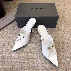 Balenciaga巴黎世家高跟凉拖 将时髦发挥到极致的 巴黎世家方头时装鞋,巴黎世家的鞋子绝对开了挂,每一双都想去入 Balenciaga巴黎世家高跟凉拖 将时髦发挥到极致的 巴黎世家方头时装鞋,巴黎世家的鞋子绝对开了挂,每一双都想去入