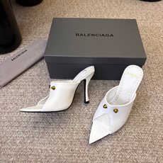 Balenciaga巴黎世家高跟凉拖 将时髦发挥到极致的 巴黎世家方头时装鞋,巴黎世家的鞋子绝对开了挂,每一双都想去入 Balenciaga巴黎世家高跟凉拖 将时髦发挥到极致的 巴黎世家方头时装鞋,巴黎世家的鞋子绝对开了挂,每一双都想去入