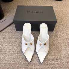 Balenciaga巴黎世家高跟凉拖 将时髦发挥到极致的 巴黎世家方头时装鞋,巴黎世家的鞋子绝对开了挂,每一双都想去入 Balenciaga巴黎世家高跟凉拖 将时髦发挥到极致的 巴黎世家方头时装鞋,巴黎世家的鞋子绝对开了挂,每一双都想去入