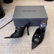 Balenciaga巴黎世家高跟凉拖 将时髦发挥到极致的 巴黎世家方头时装鞋,巴黎世家的鞋子绝对开了挂,每一双都想去入 Balenciaga巴黎世家高跟凉拖 将时髦发挥到极致的 巴黎世家方头时装鞋,巴黎世家的鞋子绝对开了挂,每一双都想去入