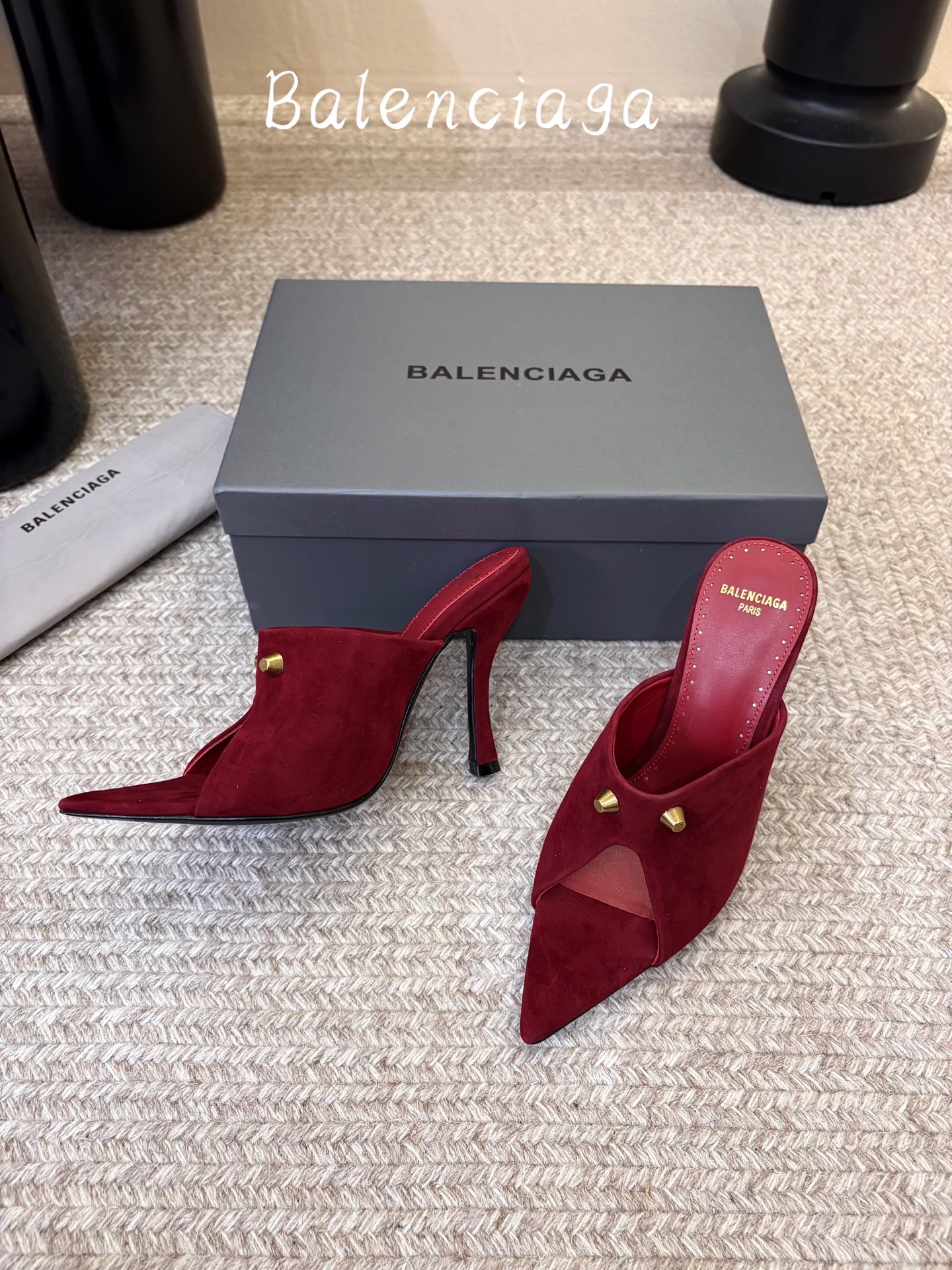 Balenciaga巴黎世家高跟凉拖 将时髦发挥到极致的  巴黎世家方头时装鞋，巴黎世家的鞋子绝对开了挂，每一双都想去入