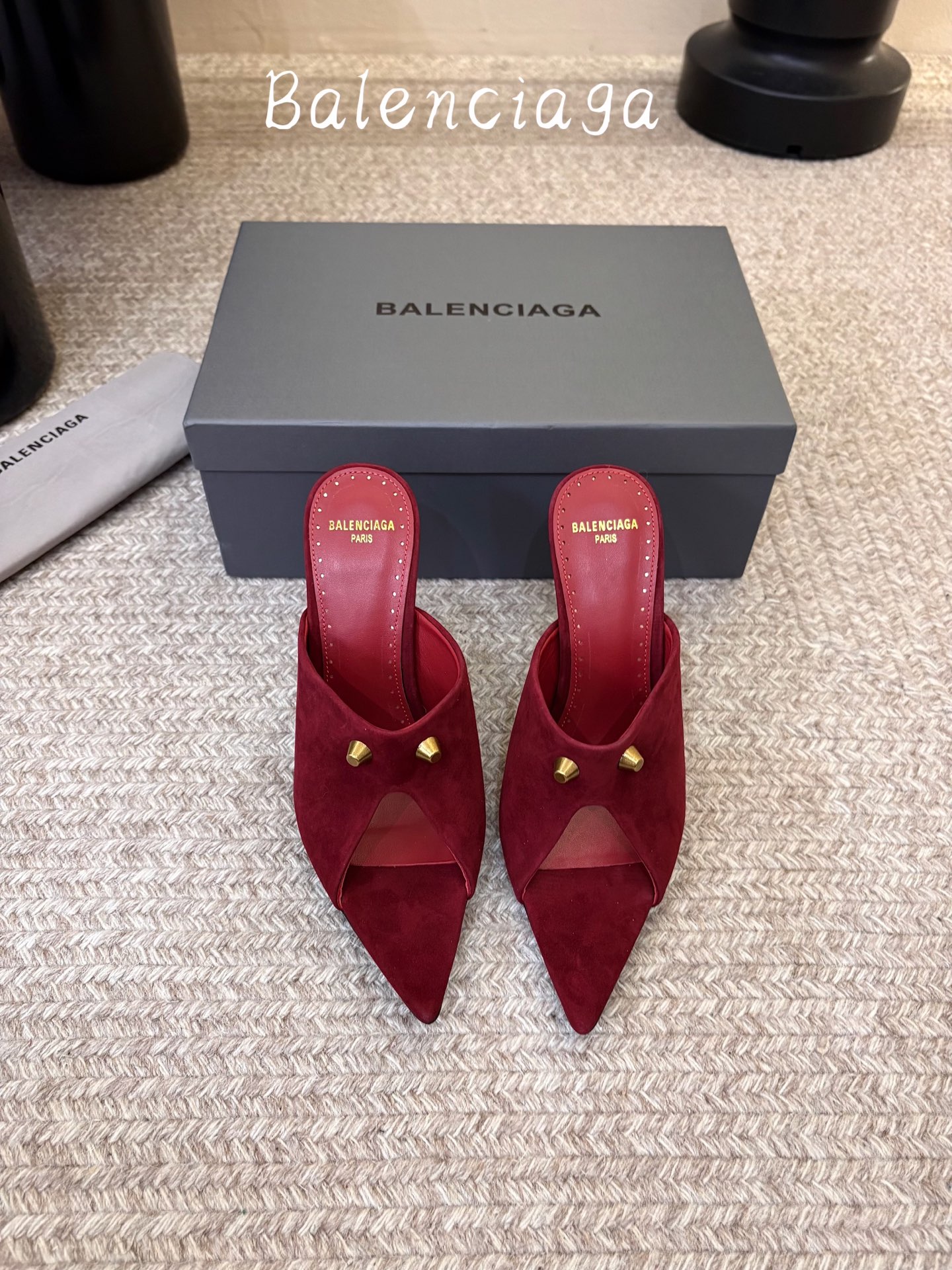 Balenciaga巴黎世家高跟凉拖 将时髦发挥到极致的 巴黎世家方头时装鞋,巴黎世家的鞋子绝对开了挂,每一双都想去入 Balenciaga巴黎世家高跟凉拖 将时髦发挥到极致的 巴黎世家方头时装鞋,巴黎世家的鞋子绝对开了挂,每一双都想去入