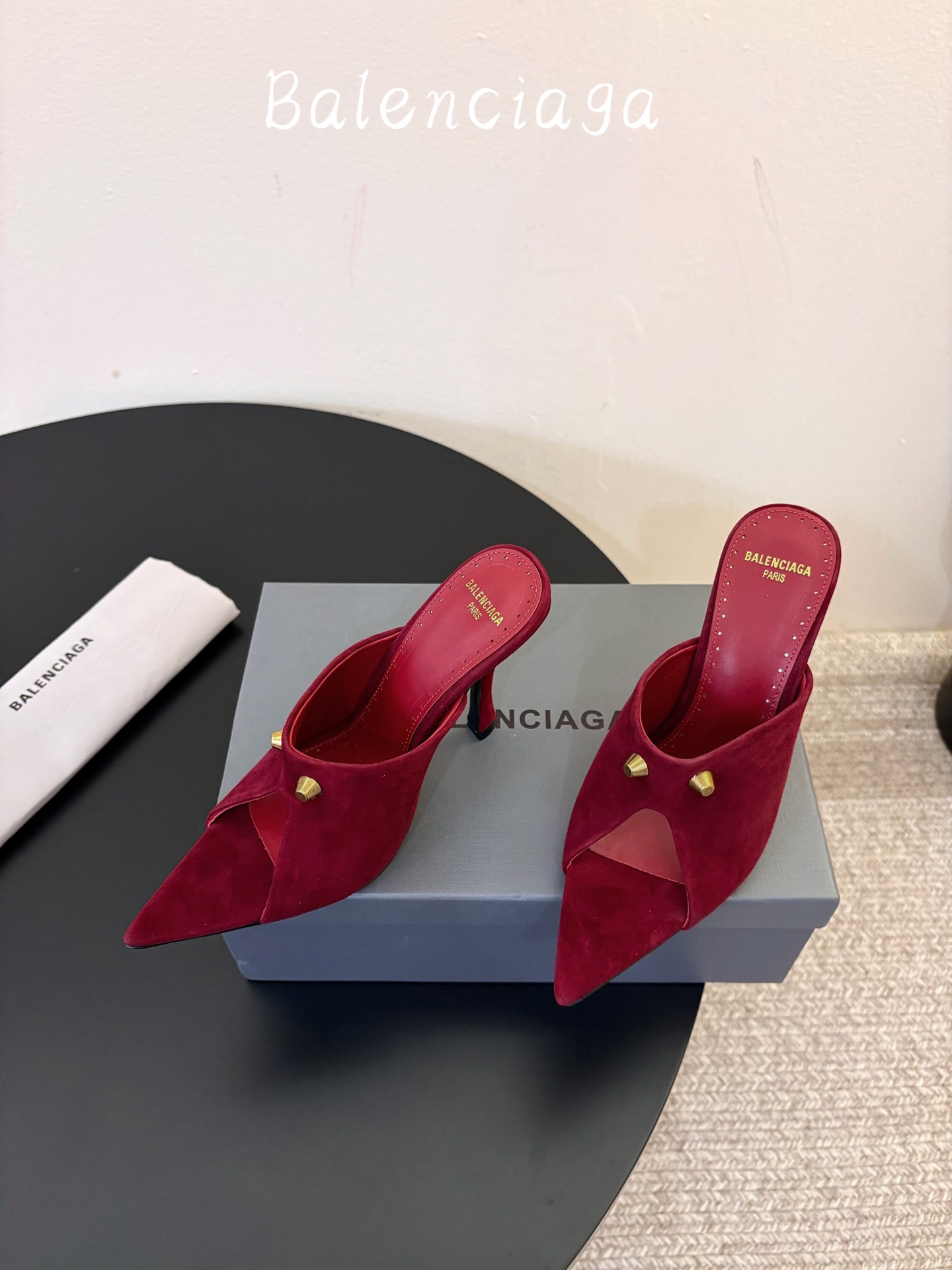 Balenciaga巴黎世家高跟凉拖 将时髦发挥到极致的  巴黎世家方头时装鞋，巴黎世家的鞋子绝对开了挂，每一双都想去入