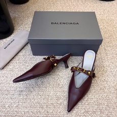 Balenciaga巴黎世家高跟凉拖 将时髦发挥到极致的 巴黎世家方头时装鞋,巴黎世家的鞋子绝对开了挂,每一双都想去入 Balenciaga巴黎世家高跟凉拖 将时髦发挥到极致的 巴黎世家方头时装鞋,巴黎世家的鞋子绝对开了挂,每一双都想去入