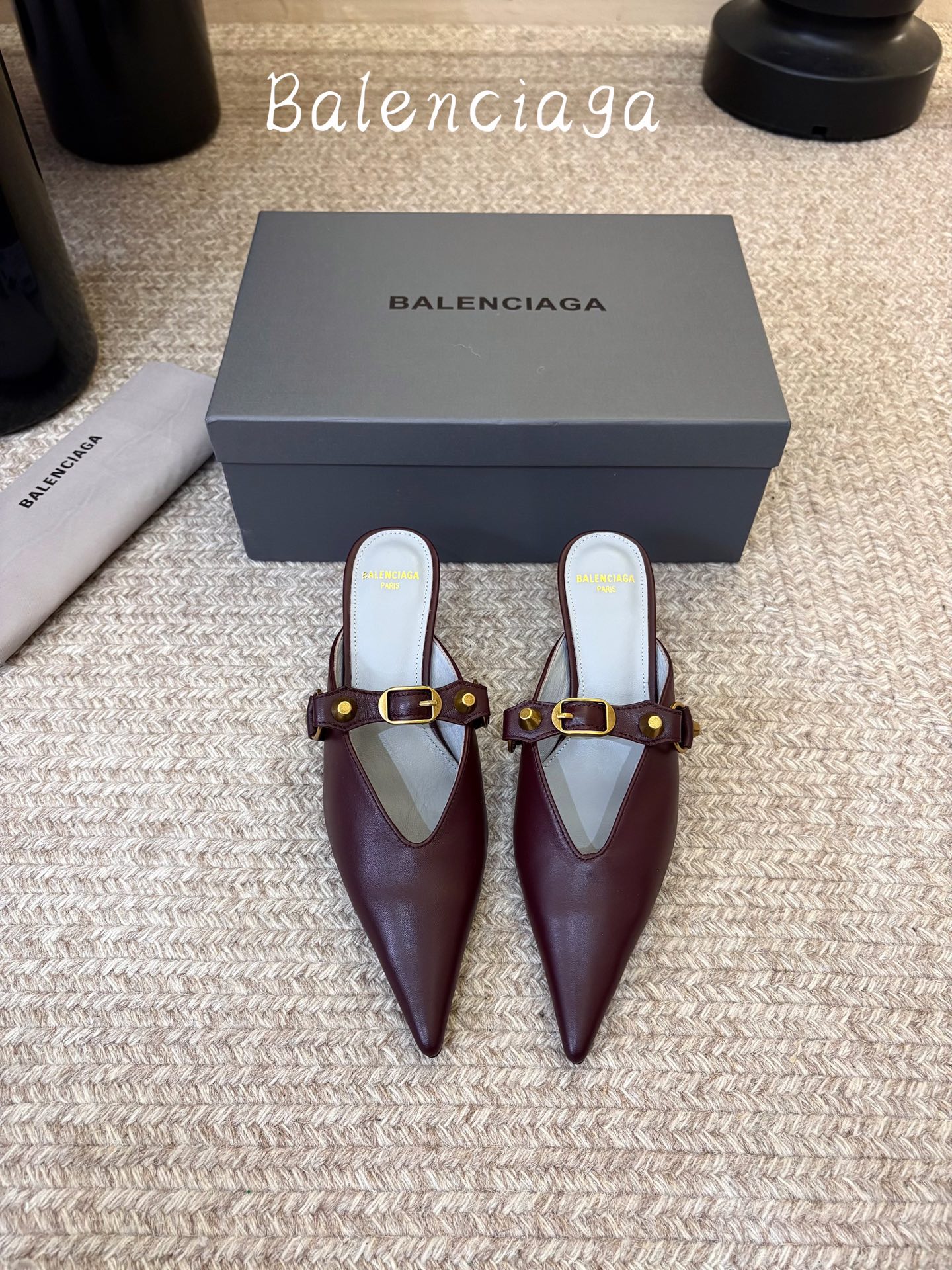 Balenciaga巴黎世家高跟凉拖 将时髦发挥到极致的 巴黎世家方头时装鞋,巴黎世家的鞋子绝对开了挂,每一双都想去入 Balenciaga巴黎世家高跟凉拖 将时髦发挥到极致的 巴黎世家方头时装鞋,巴黎世家的鞋子绝对开了挂,每一双都想去入