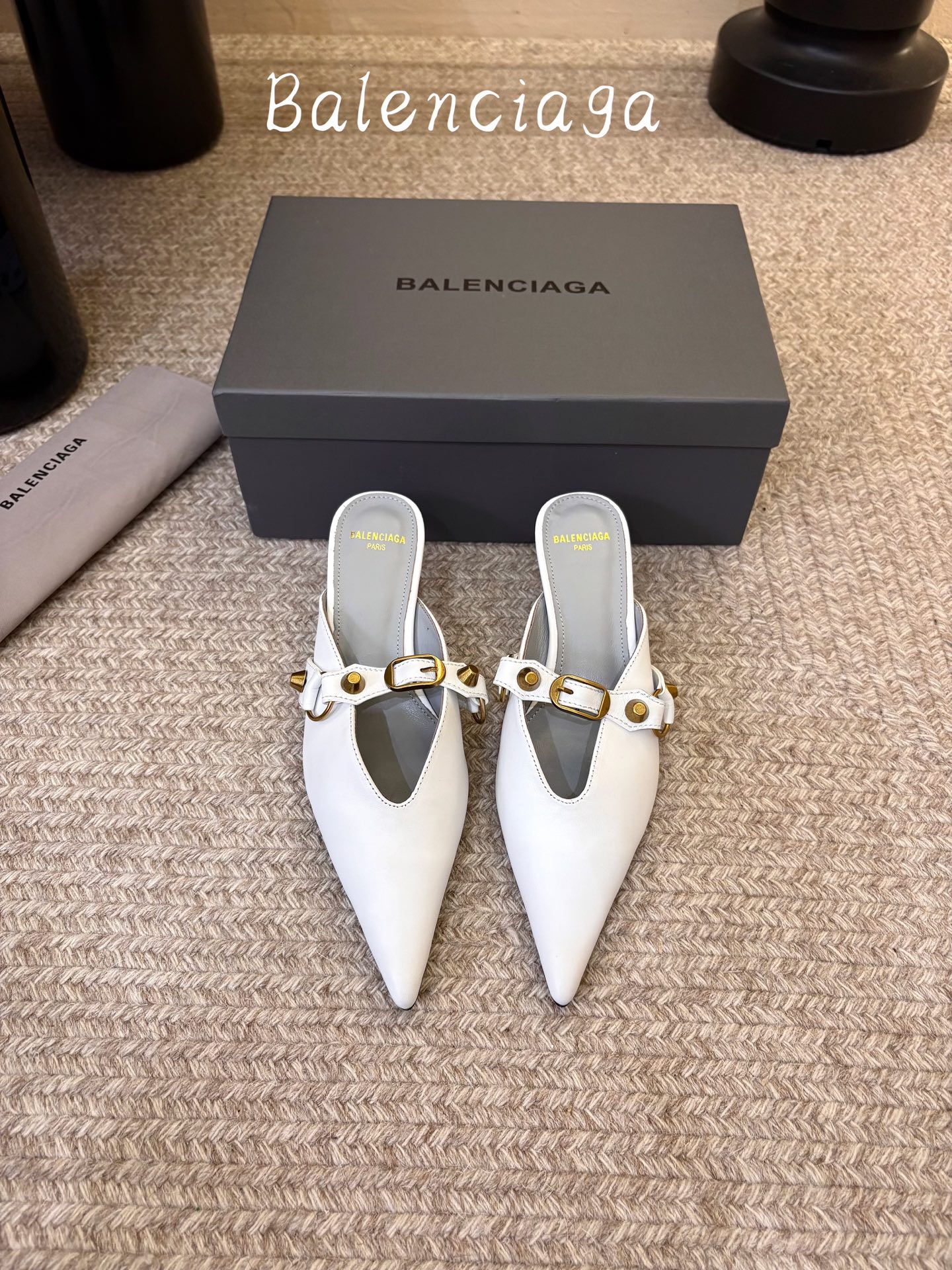 Balenciaga巴黎世家高跟凉拖 将时髦发挥到极致的 巴黎世家方头时装鞋,巴黎世家的鞋子绝对开了挂,每一双都想去入 Balenciaga巴黎世家高跟凉拖 将时髦发挥到极致的 巴黎世家方头时装鞋,巴黎世家的鞋子绝对开了挂,每一双都想去入
