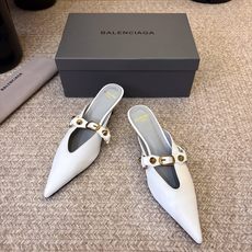 Balenciaga巴黎世家高跟凉拖 将时髦发挥到极致的 巴黎世家方头时装鞋,巴黎世家的鞋子绝对开了挂,每一双都想去入 Balenciaga巴黎世家高跟凉拖 将时髦发挥到极致的 巴黎世家方头时装鞋,巴黎世家的鞋子绝对开了挂,每一双都想去入