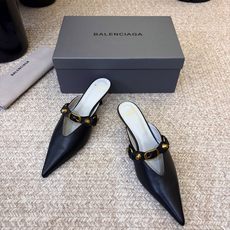 Balenciaga巴黎世家高跟凉拖 将时髦发挥到极致的 巴黎世家方头时装鞋,巴黎世家的鞋子绝对开了挂,每一双都想去入 Balenciaga巴黎世家高跟凉拖 将时髦发挥到极致的 巴黎世家方头时装鞋,巴黎世家的鞋子绝对开了挂,每一双都想去入