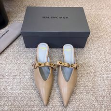 Balenciaga巴黎世家高跟凉拖 将时髦发挥到极致的 巴黎世家方头时装鞋,巴黎世家的鞋子绝对开了挂,每一双都想去入 Balenciaga巴黎世家高跟凉拖 将时髦发挥到极致的 巴黎世家方头时装鞋,巴黎世家的鞋子绝对开了挂,每一双都想去入