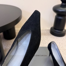 Balenciaga巴黎世家高跟鞋 将时髦发挥到极致的 巴黎世家方头时装鞋,巴黎世家的鞋子绝对开了挂,每一双都想去入, Balenciaga巴黎世家高跟鞋 将时髦发挥到极致的 巴黎世家方头时装鞋,巴黎世家的鞋子绝对开了挂,每一双都想去入,