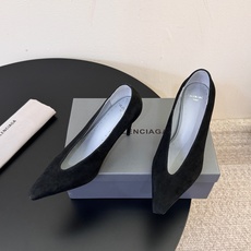 Balenciaga巴黎世家高跟鞋 将时髦发挥到极致的 巴黎世家方头时装鞋,巴黎世家的鞋子绝对开了挂,每一双都想去入, Balenciaga巴黎世家高跟鞋 将时髦发挥到极致的 巴黎世家方头时装鞋,巴黎世家的鞋子绝对开了挂,每一双都想去入,