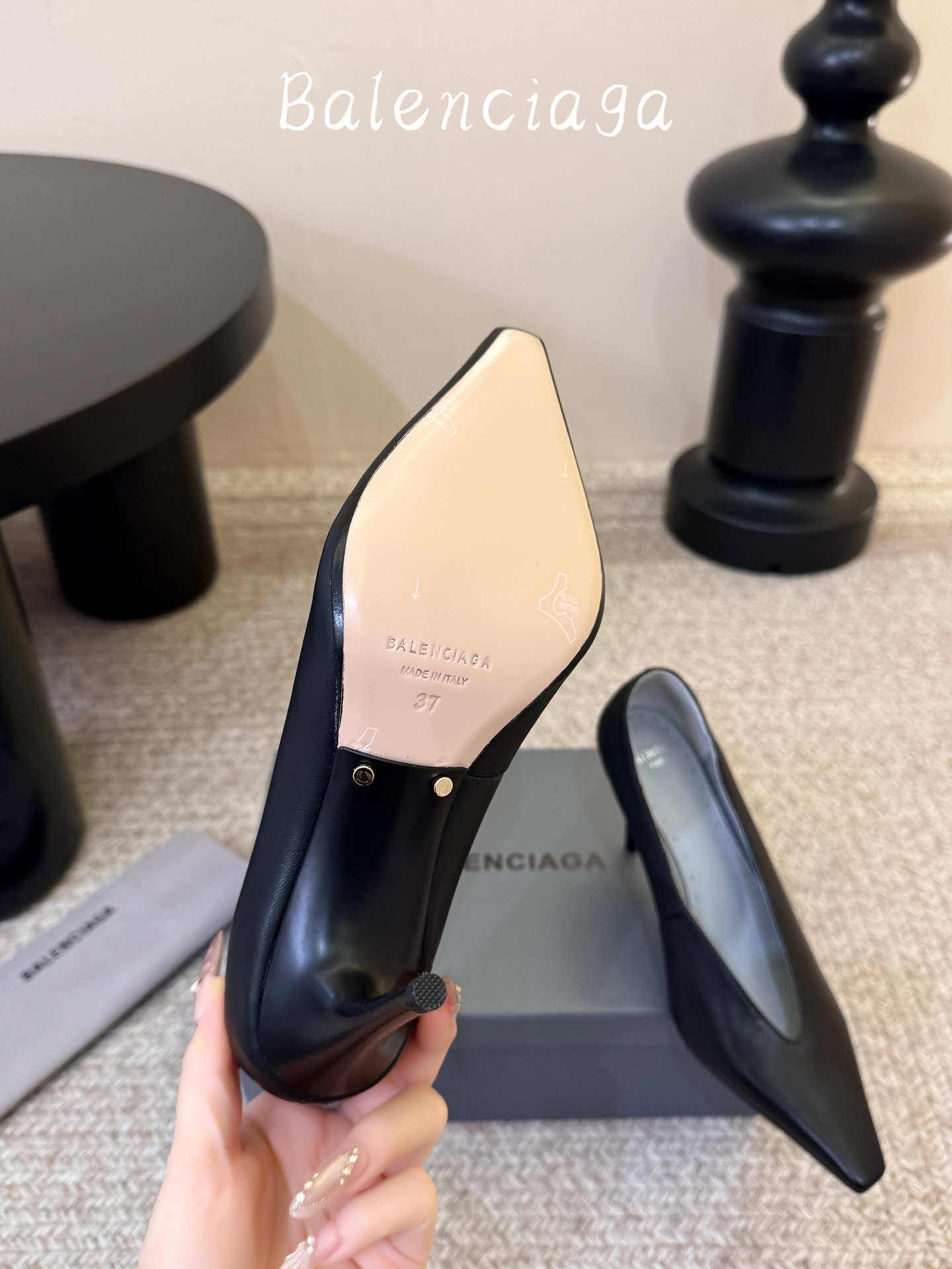 Balenciaga巴黎世家高跟鞋 将时髦发挥到极致的 巴黎世家方头时装鞋,巴黎世家的鞋子绝对开了挂,每一双都想去入, Balenciaga巴黎世家高跟鞋 将时髦发挥到极致的 巴黎世家方头时装鞋,巴黎世家的鞋子绝对开了挂,每一双都想去入,