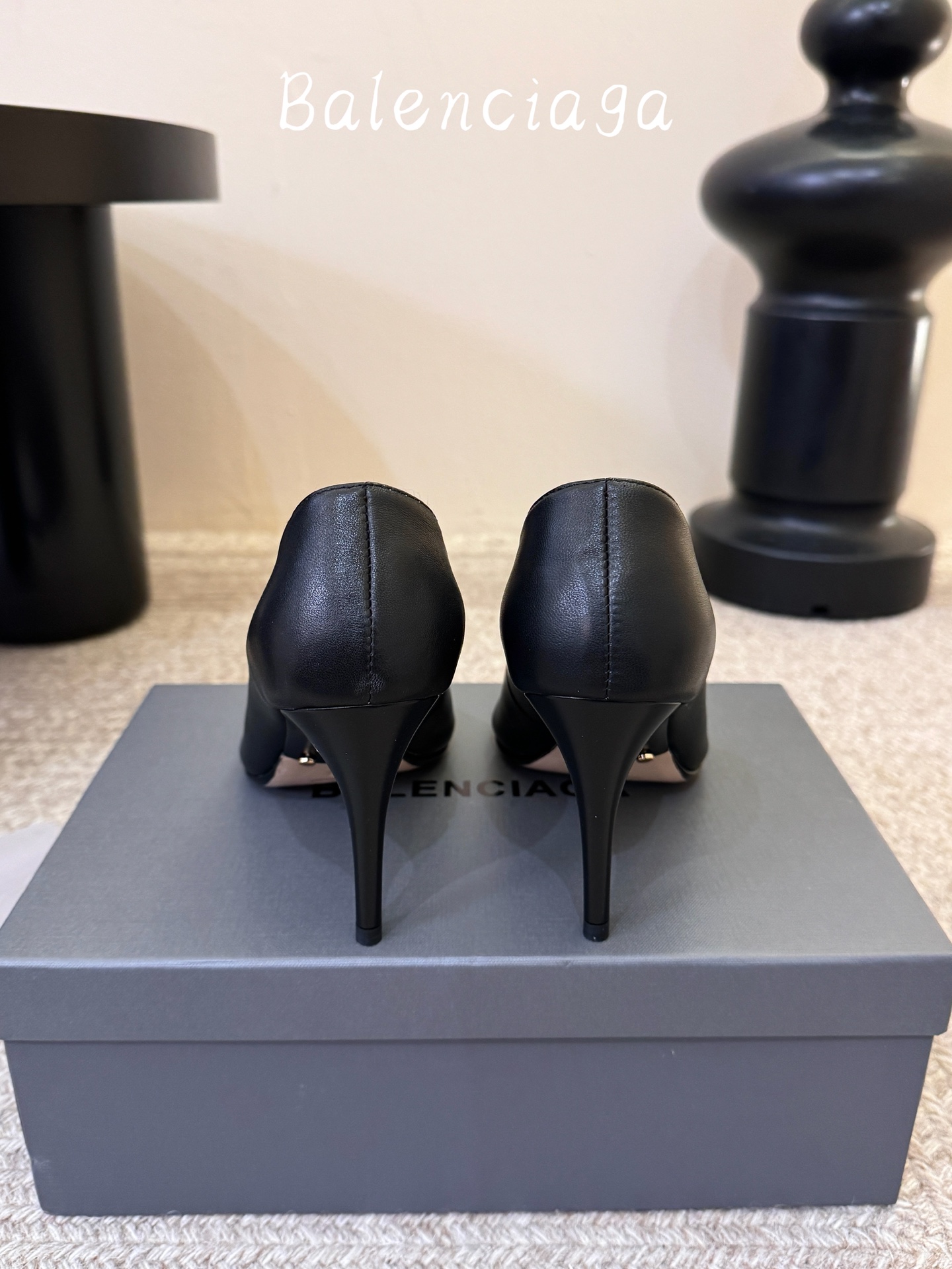 Balenciaga巴黎世家高跟鞋 将时髦发挥到极致的 巴黎世家方头时装鞋,巴黎世家的鞋子绝对开了挂,每一双都想去入, Balenciaga巴黎世家高跟鞋 将时髦发挥到极致的 巴黎世家方头时装鞋,巴黎世家的鞋子绝对开了挂,每一双都想去入,
