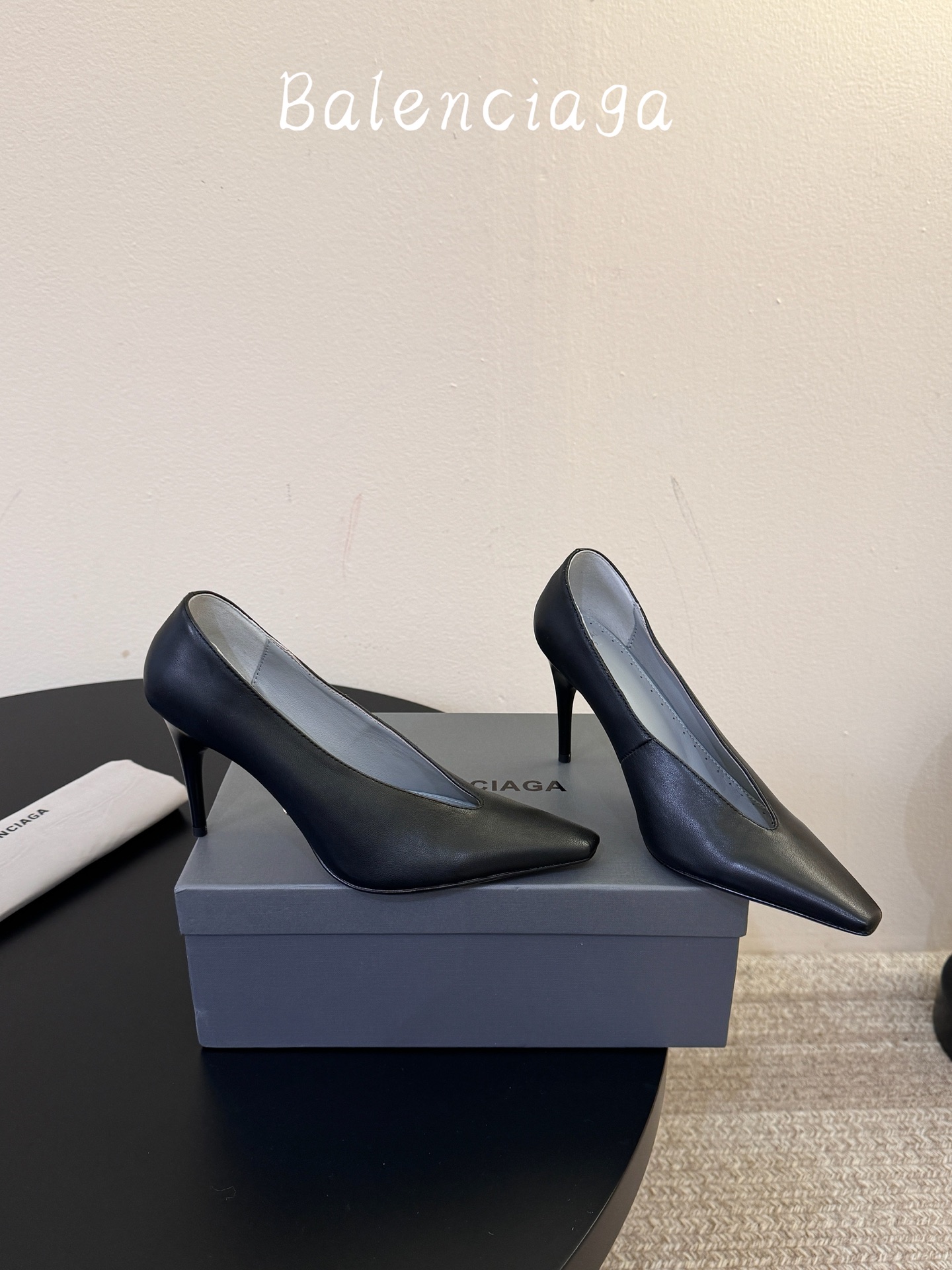 Balenciaga巴黎世家高跟鞋 将时髦发挥到极致的 巴黎世家方头时装鞋,巴黎世家的鞋子绝对开了挂,每一双都想去入, Balenciaga巴黎世家高跟鞋 将时髦发挥到极致的 巴黎世家方头时装鞋,巴黎世家的鞋子绝对开了挂,每一双都想去入,