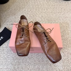 顶级 HANDMADE独家新品最高版本买手代购1:1完美复刻 系带休闲鞋 原版套楦鞋型很大方 搭配各种风格都🉑轻松驾驭 顶级 HANDMADE独家新品最高版本买手代购1:1完美复刻 系带休闲鞋 原版套楦鞋型很大方 搭配各种风格都🉑轻松驾驭