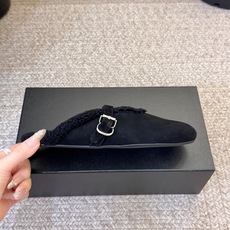ALAI* 𝟐𝟔𝐀𝐖新品 毛绒玛丽珍半拖|软糯毛绒解锁冬日温柔 复古玛丽珍轮廓糅合暖融融羊羔毛 每一处毛绒都传递软糯 ALAI* 𝟐𝟔𝐀𝐖新品 毛绒玛丽珍半拖|软糯毛绒解锁冬日温柔 复古玛丽珍轮廓糅合暖融融羊羔毛 每一处毛绒都传递软糯