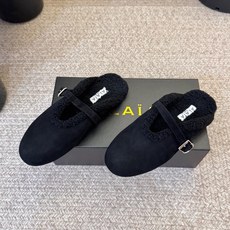 ALAI* 𝟐𝟔𝐀𝐖新品 毛绒玛丽珍半拖|软糯毛绒解锁冬日温柔 复古玛丽珍轮廓糅合暖融融羊羔毛 每一处毛绒都传递软糯 ALAI* 𝟐𝟔𝐀𝐖新品 毛绒玛丽珍半拖|软糯毛绒解锁冬日温柔 复古玛丽珍轮廓糅合暖融融羊羔毛 每一处毛绒都传递软糯