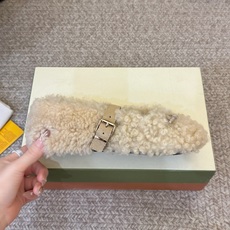 Marni玛尼秋冬最新款泰迪毛绒蝴蝶结玛丽珍芭蕾平底鞋 超多明星网红种草 把芭蕾少女风+Marni的复古解构融合 甜而不 Marni玛尼秋冬最新款泰迪毛绒蝴蝶结玛丽珍芭蕾平底鞋 超多明星网红种草 把芭蕾少女风+Marni的复古解构融合 甜而不