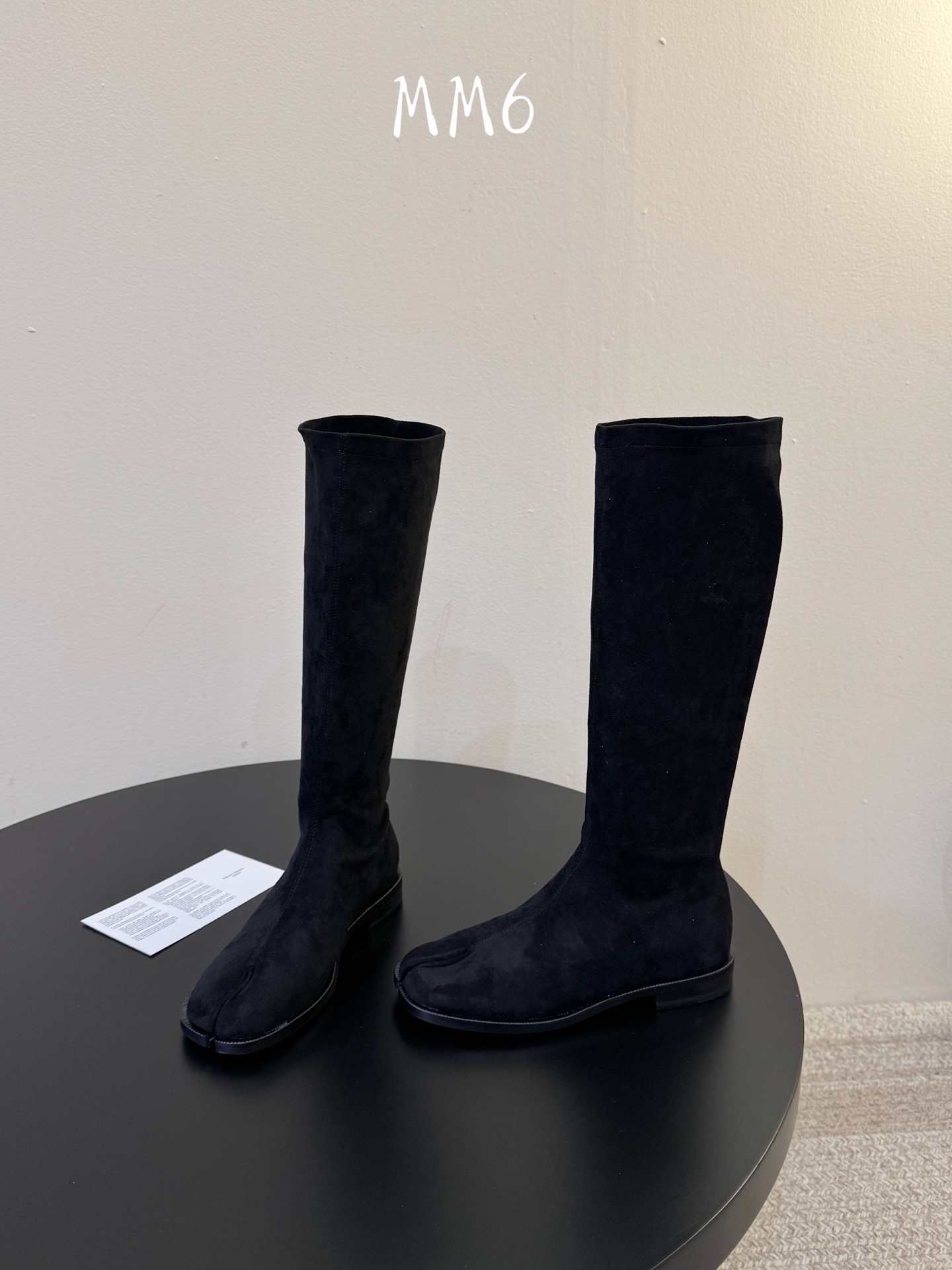 Maison Margiela 玛吉拉tabi分趾Mm6真皮宽筒直筒长靴不过膝 秋冬新细高跟高筒靴最高版本买手代购1:1 Maison Margiela 玛吉拉tabi分趾Mm6真皮宽筒直筒长靴不过膝 秋冬新细高跟高筒靴最高版本买手代购1:1
