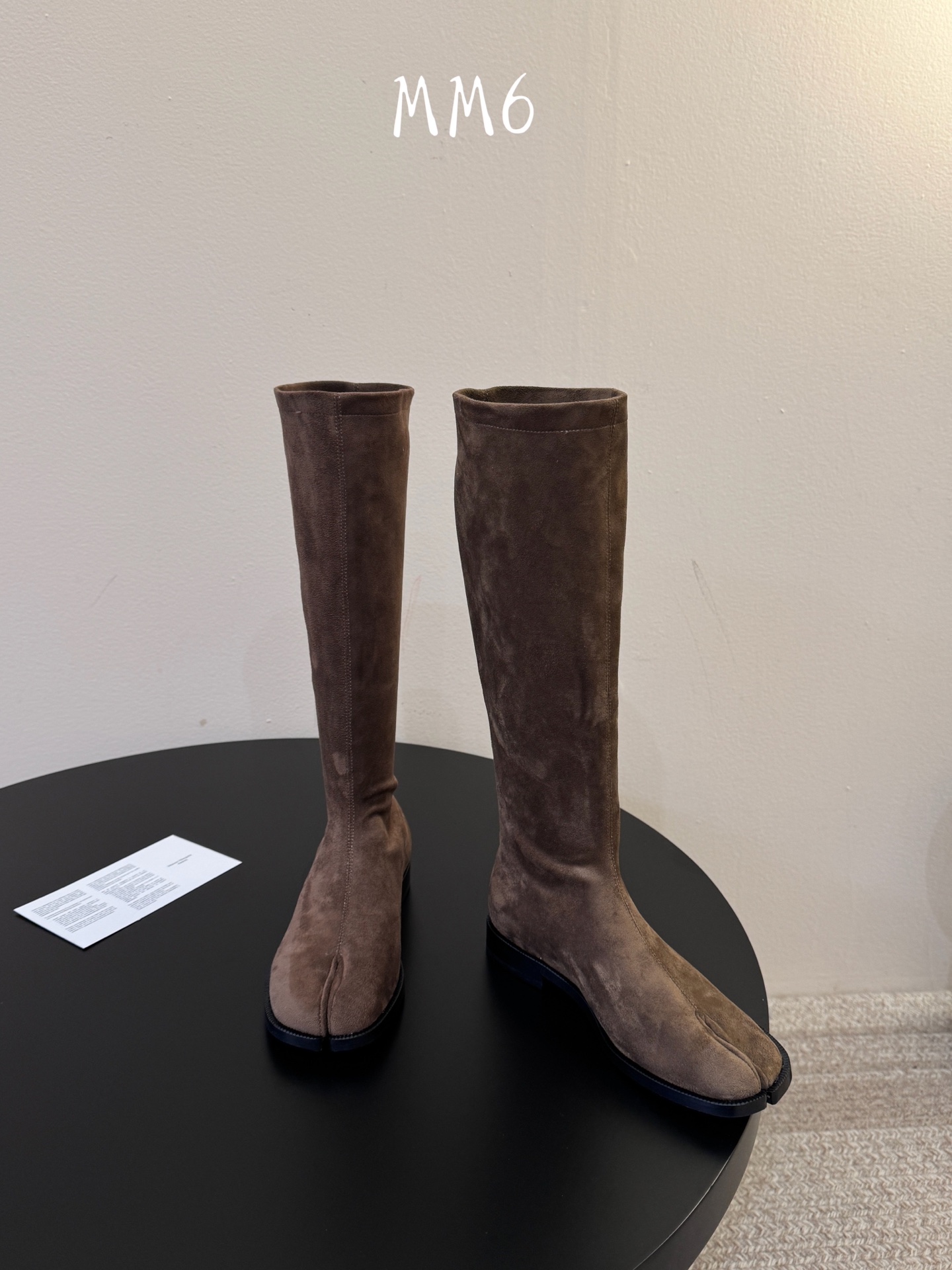 Maison Margiela 玛吉拉tabi分趾Mm6真皮宽筒直筒长靴不过膝 秋冬新细高跟高筒靴最高版本买手代购1:1 Maison Margiela 玛吉拉tabi分趾Mm6真皮宽筒直筒长靴不过膝 秋冬新细高跟高筒靴最高版本买手代购1:1