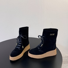 毛里 顶级品质CELINE 26最新款Austin厚底靴,秋冬鞋柜本命战靴 亮面细腻小牛皮,利落中筒靴型,复古系带设计 毛里 顶级品质CELINE 26最新款Austin厚底靴,秋冬鞋柜本命战靴 亮面细腻小牛皮,利落中筒靴型,复古系带设计