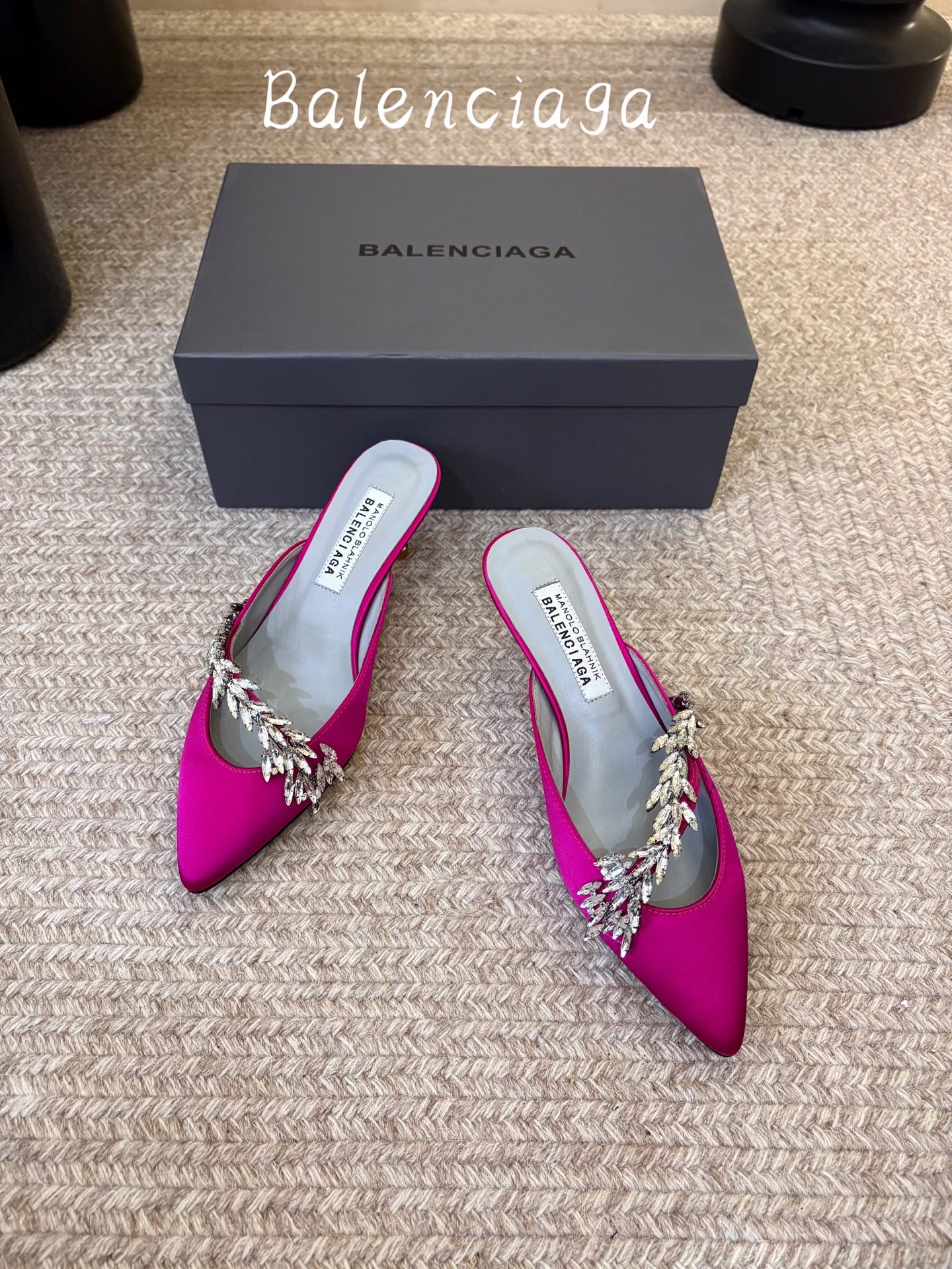 Balenciaga巴黎世家高跟凉拖 将时髦发挥到极致的 巴黎世家方头时装鞋,巴黎世家的鞋子绝对开了挂,每一双都想去入 Balenciaga巴黎世家高跟凉拖 将时髦发挥到极致的 巴黎世家方头时装鞋,巴黎世家的鞋子绝对开了挂,每一双都想去入