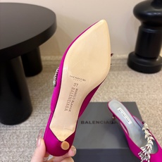 Balenciaga巴黎世家高跟凉拖 将时髦发挥到极致的 巴黎世家方头时装鞋,巴黎世家的鞋子绝对开了挂,每一双都想去入 Balenciaga巴黎世家高跟凉拖 将时髦发挥到极致的 巴黎世家方头时装鞋,巴黎世家的鞋子绝对开了挂,每一双都想去入