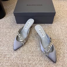 Balenciaga巴黎世家高跟凉拖 将时髦发挥到极致的 巴黎世家方头时装鞋,巴黎世家的鞋子绝对开了挂,每一双都想去入 Balenciaga巴黎世家高跟凉拖 将时髦发挥到极致的 巴黎世家方头时装鞋,巴黎世家的鞋子绝对开了挂,每一双都想去入