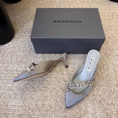 Balenciaga巴黎世家高跟凉拖 将时髦发挥到极致的 巴黎世家方头时装鞋,巴黎世家的鞋子绝对开了挂,每一双都想去入 Balenciaga巴黎世家高跟凉拖 将时髦发挥到极致的 巴黎世家方头时装鞋,巴黎世家的鞋子绝对开了挂,每一双都想去入