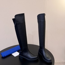 牛皮 Stuart Weitzma*SW早秋新款圆头低跟弹力高筒靴 自带清冷高级氛围感,利落靴型修饰腿线,微斜靴口设计巧 牛皮 Stuart Weitzma*SW早秋新款圆头低跟弹力高筒靴 自带清冷高级氛围感,利落靴型修饰腿线,微斜靴口设计巧