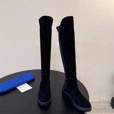 羊京 Stuart Weitzma*SW早秋新款圆头低跟弹力高筒靴 自带清冷高级氛围感,利落靴型修饰腿线,微斜靴口设计巧 羊京 Stuart Weitzma*SW早秋新款圆头低跟弹力高筒靴 自带清冷高级氛围感,利落靴型修饰腿线,微斜靴口设计巧