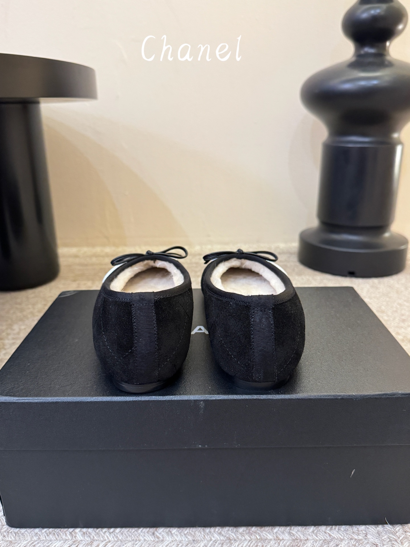 羊毛 小香新品 蝴蝶结芭蕾舞鞋  原版1:1复刻 经典中的经典 无论搭配裤装还是裙装都是完美  小圆头的设计很好的修饰脚